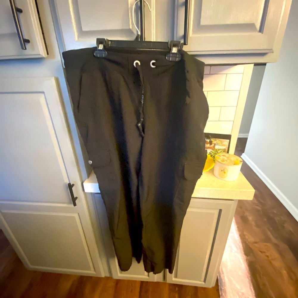 Women’s DKNY black pants, work or casual